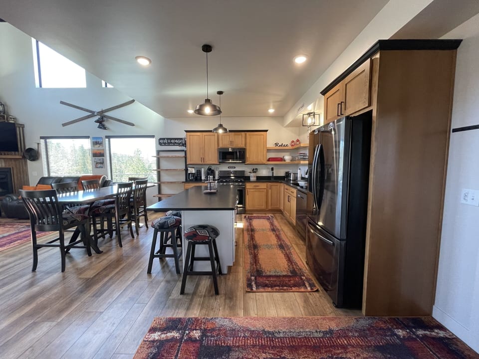 Main level kitchen & dining area