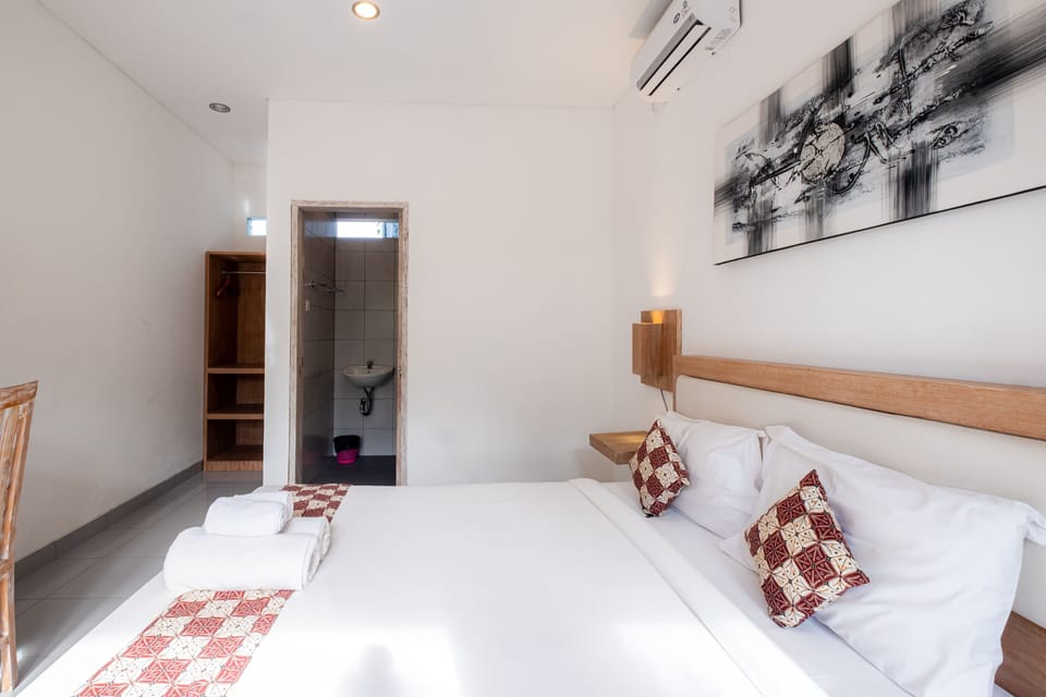 4 Bedrooms Private Pool Villa | Desk, free WiFi, bed sheets