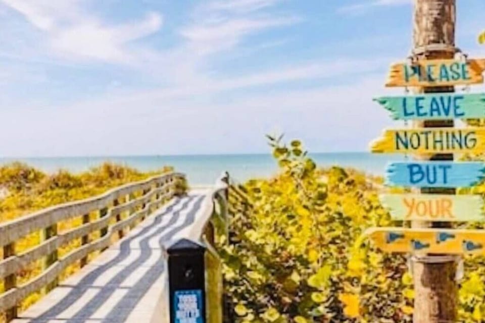 Beach Access - 2 Blocks