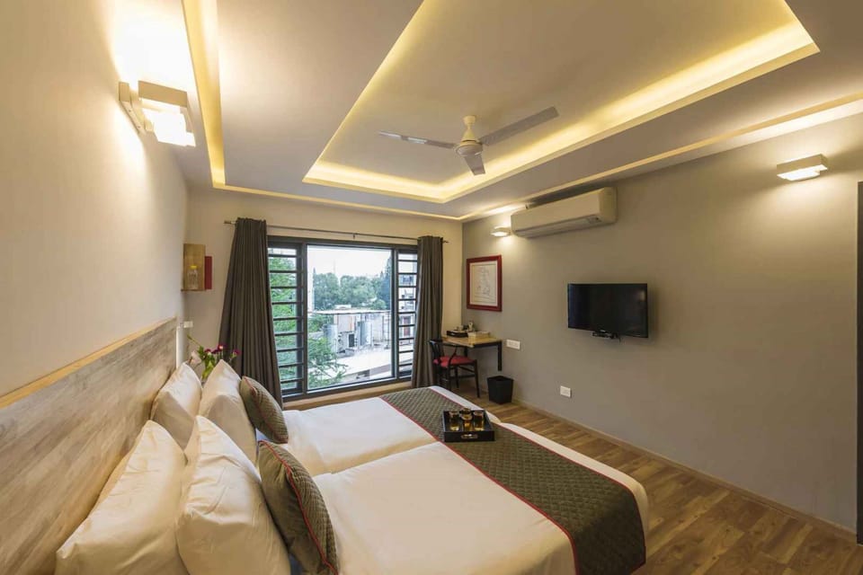 Deluxe Room | Desk, free WiFi, bed sheets