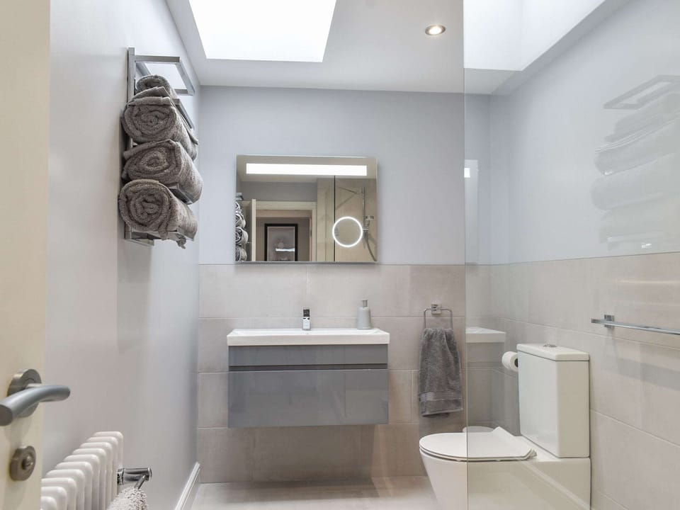 Shower room | Woodgate Cottage, Newton In Furness