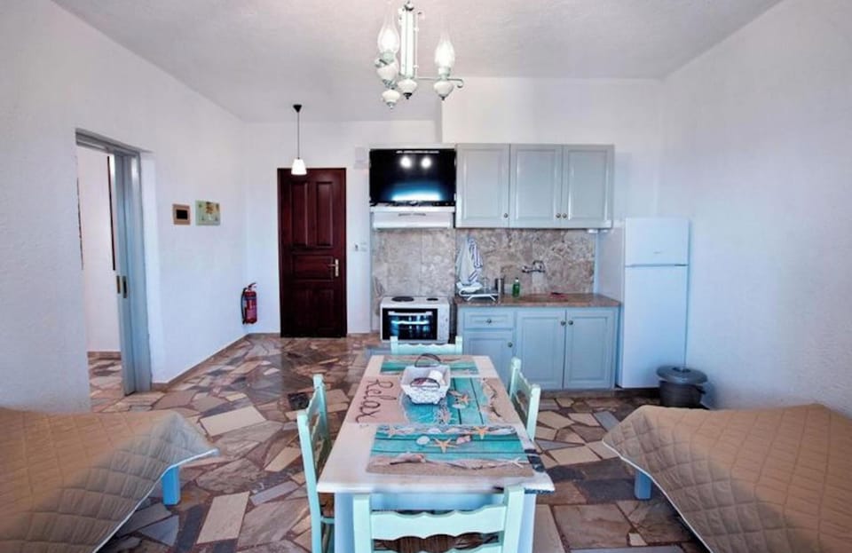 Apartment, 1 Bedroom, Smoking, Balcony | Private kitchen