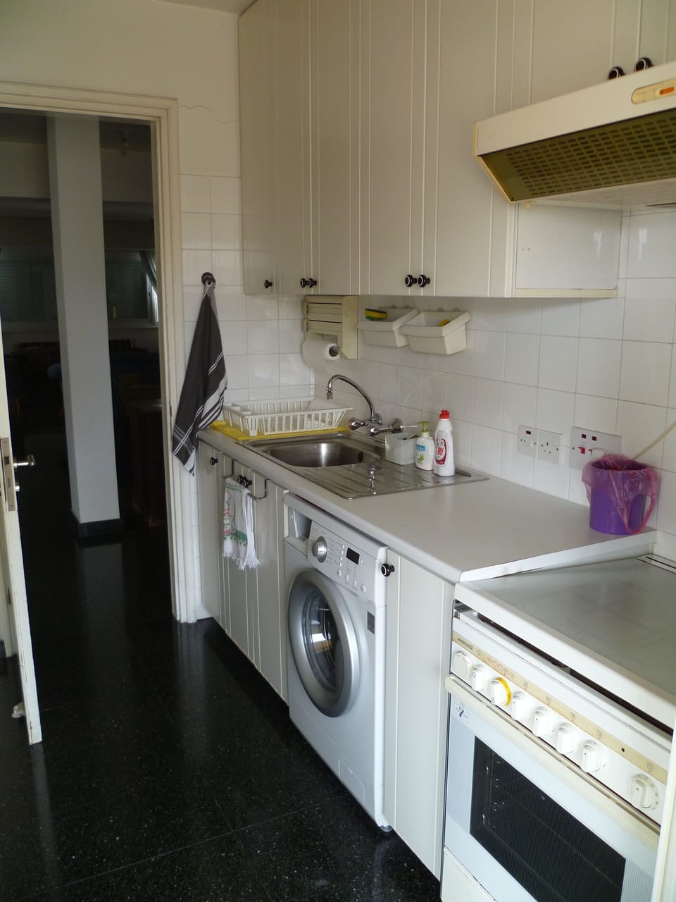 Shared Dormitory, 1 Bedroom, Balcony | Private kitchen | Coffee/tea maker, stovetop
