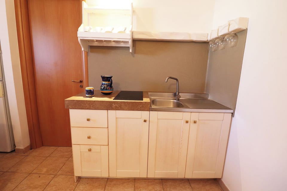 Bungalow, 1 Bedroom, Patio, Garden View | Private kitchen