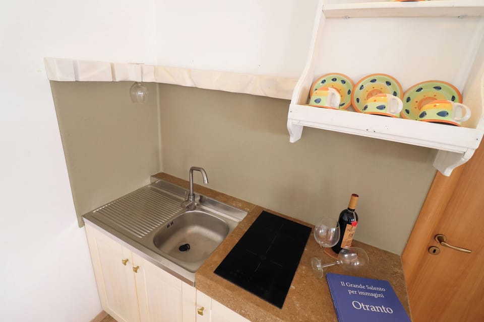 Bungalow, 1 Bedroom, Patio, City View | Private kitchen