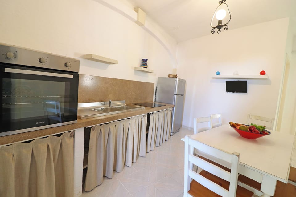 Apartment, 2 Bedrooms, Balcony, Garden View | Private kitchen