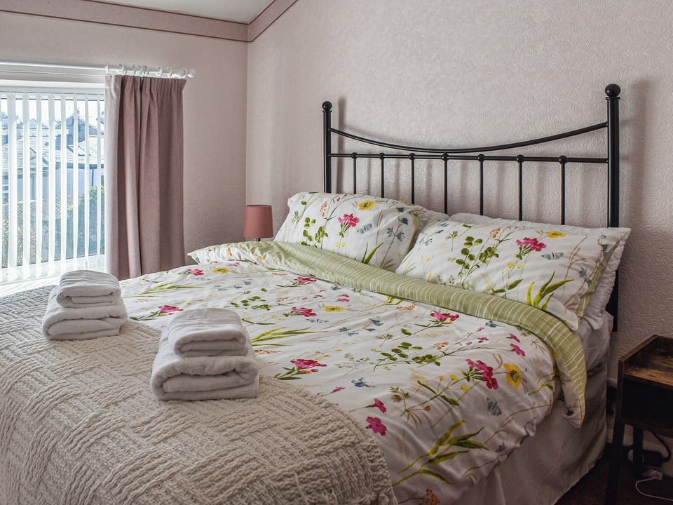 Double bedroom | Trem Y Werydd, Amlwch