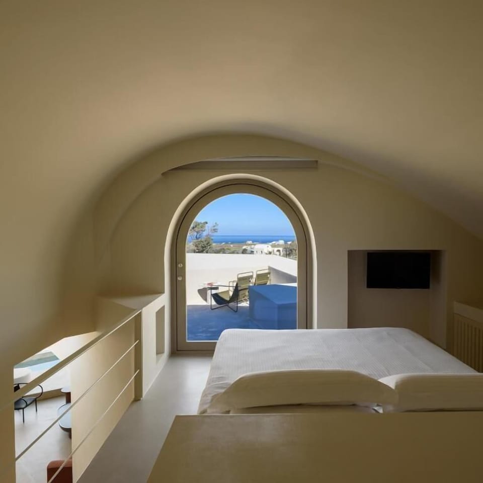 Azur Suite with Private Pool and Sea View | Egyptian cotton sheets, premium bedding, memory foam beds, in-room safe