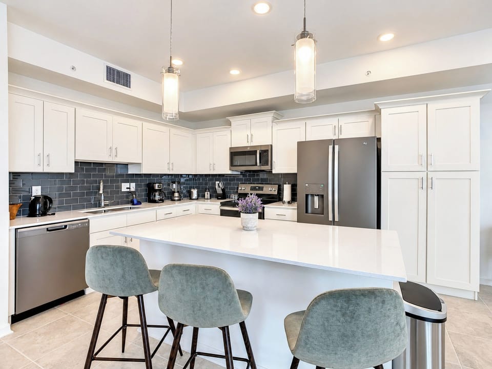 Modern Kitchen with Island Breakfast Bar and Seating