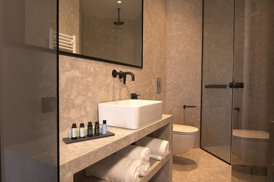 Premium bedding, in-room safe, desk, blackout drapes