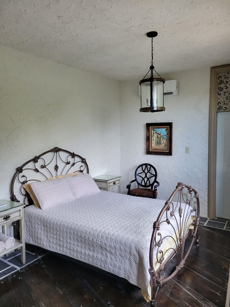 Traditional Room | Free WiFi