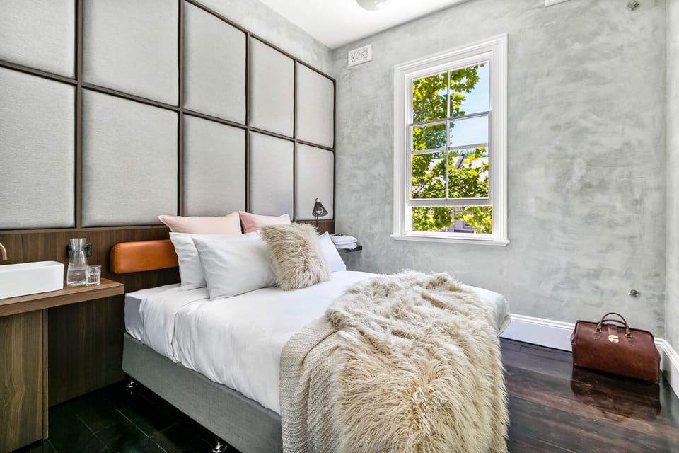 Standard Double Room, Ensuite | In-room safe, desk, free WiFi, bed sheets