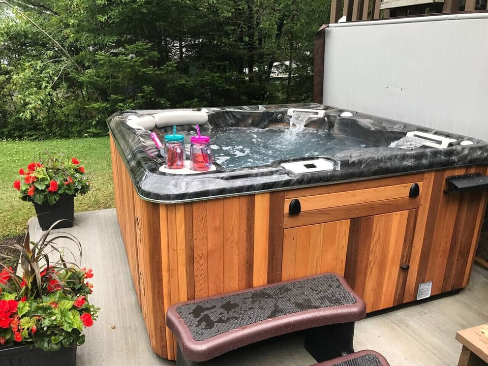 A large outdoor jacuzzi for 8, perfect for relaxing with family or friends.