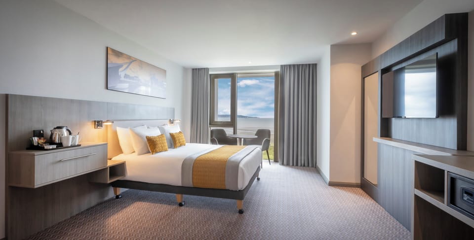 In-room safe, free cribs/infant beds, free WiFi, bed sheets