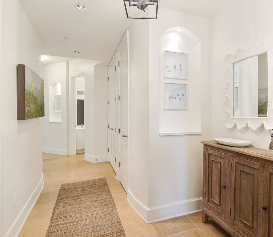 Foyer hallway 