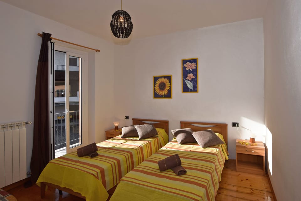 The twin bed room