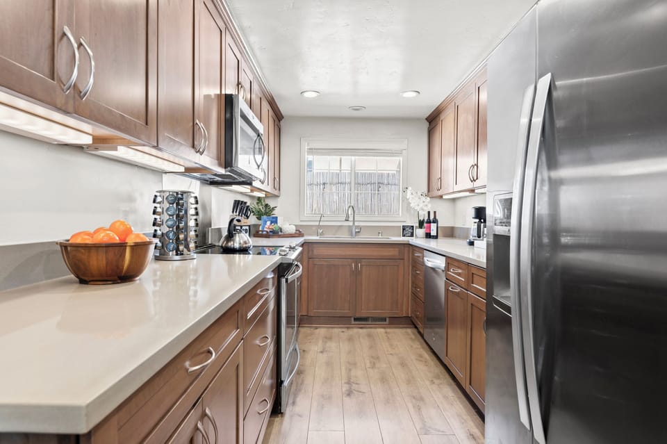 Cook in style with our fully equipped gourmet kitchen!