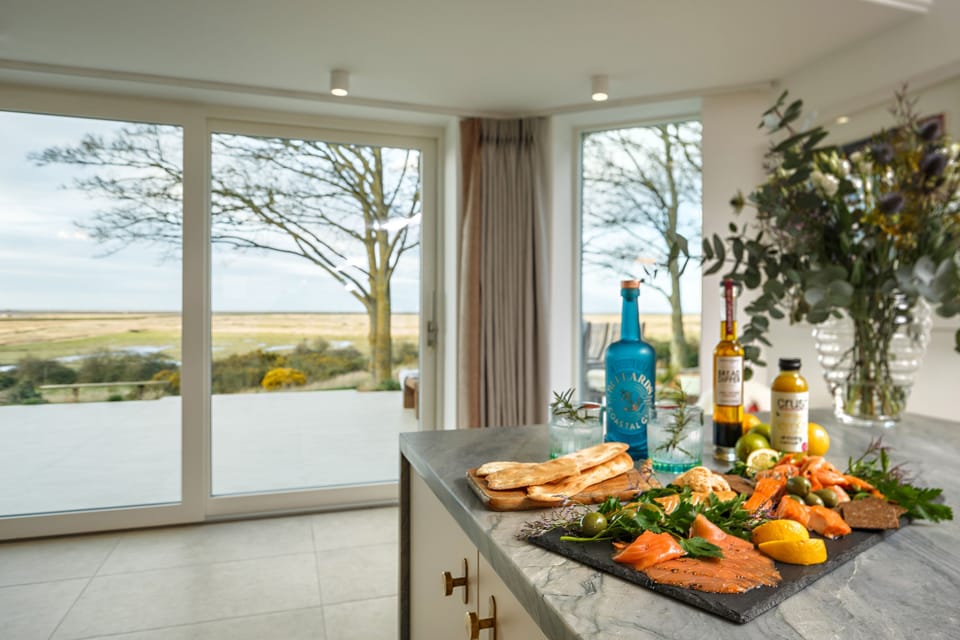 Ground floor: Dinner with a view!