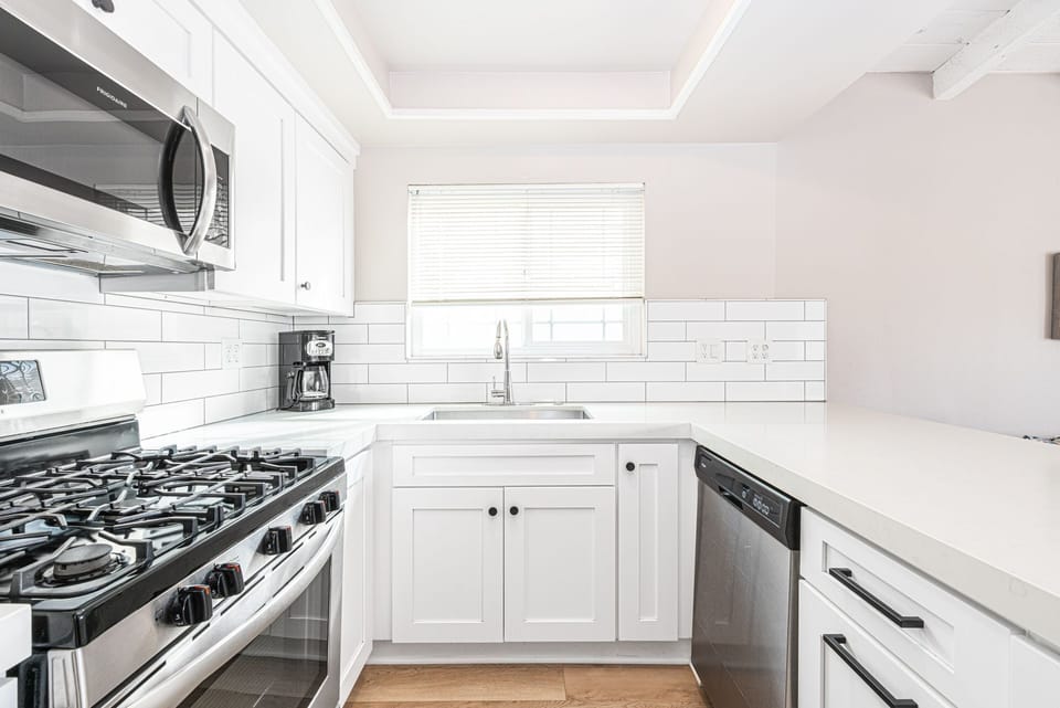 The kitchen comes stocked with dishes, utensils, cookware, bakeware, and large & small appliances. Guests must provide their own food, drink, condiments, and spices.
                