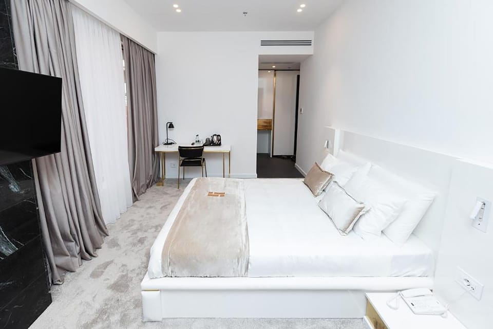 Superior Double Room | Soundproofing, bed sheets