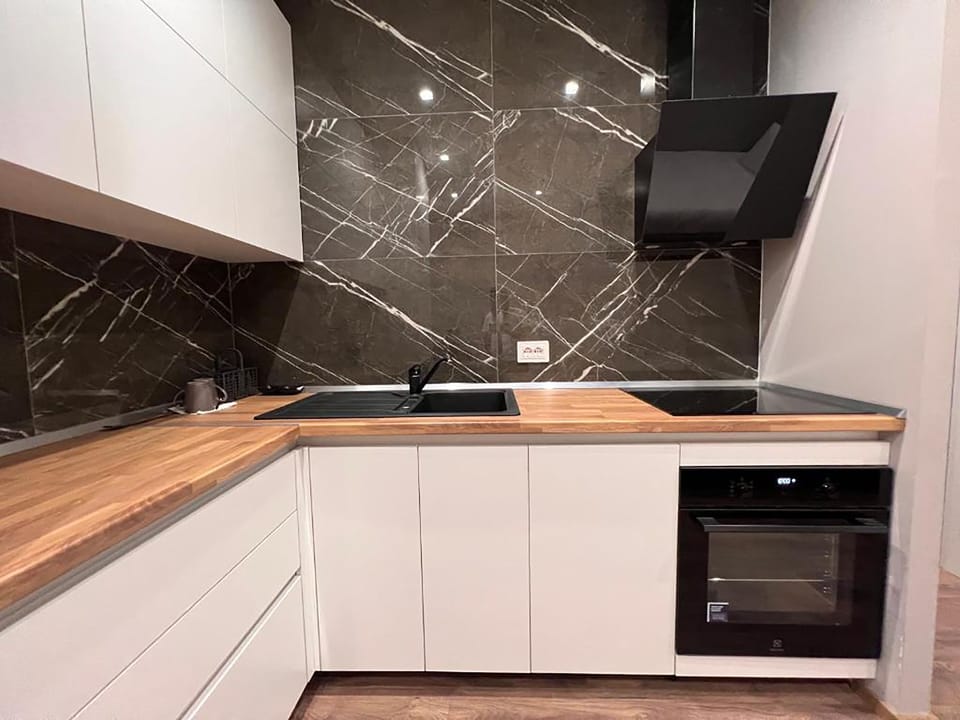 Apartment | Private kitchen | Dining table