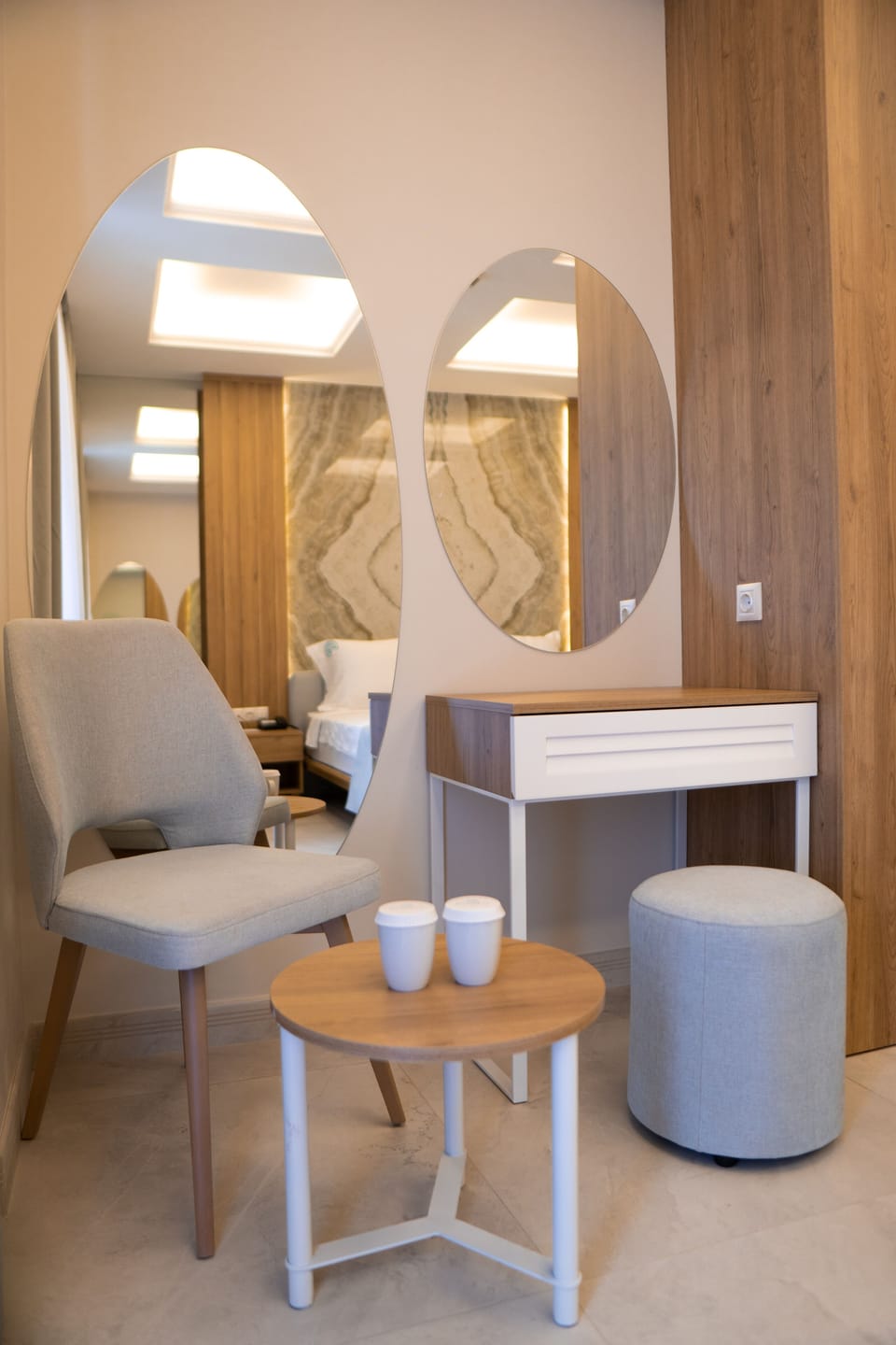 Minibar, desk, soundproofing, free WiFi