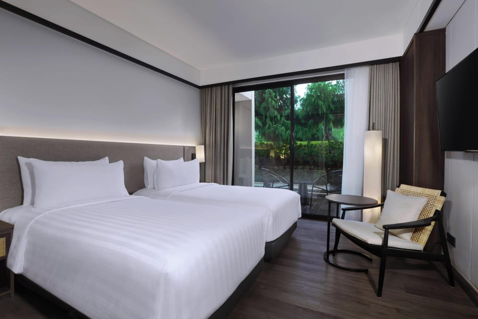 Premium bedding, minibar, in-room safe, desk