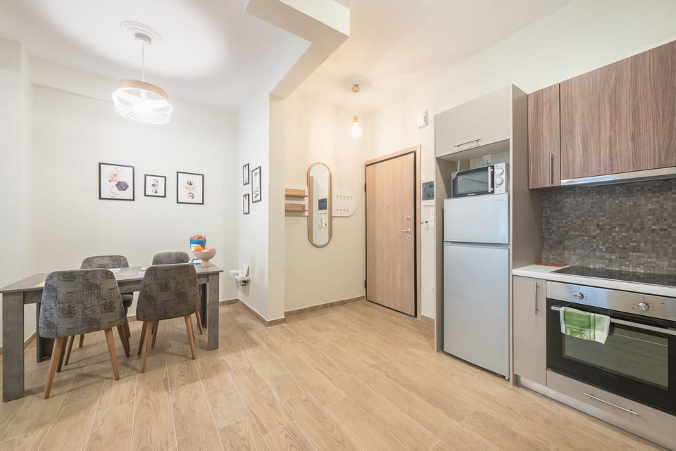 Comfort Apartment, 1 Bedroom, Non Smoking, Kitchen | In-room dining