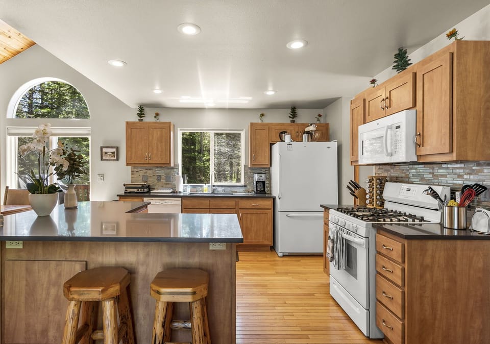 Kitchen: 
Sun Valley Mountain Escape