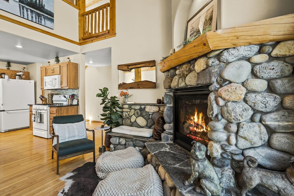 Gas fireplace: 
Sun Valley Mountain Escape