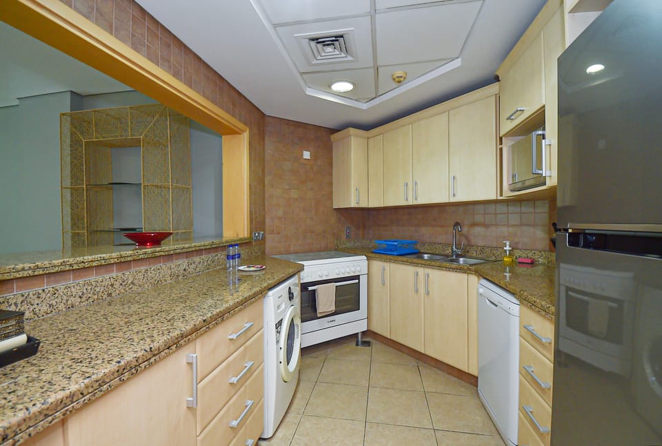 Apartment | Private kitchen | Full-size fridge, microwave, oven, stovetop
