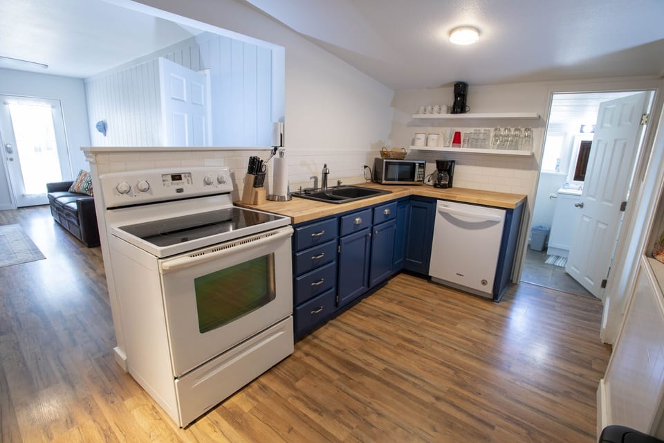Full kitchen with all the comforts of home!