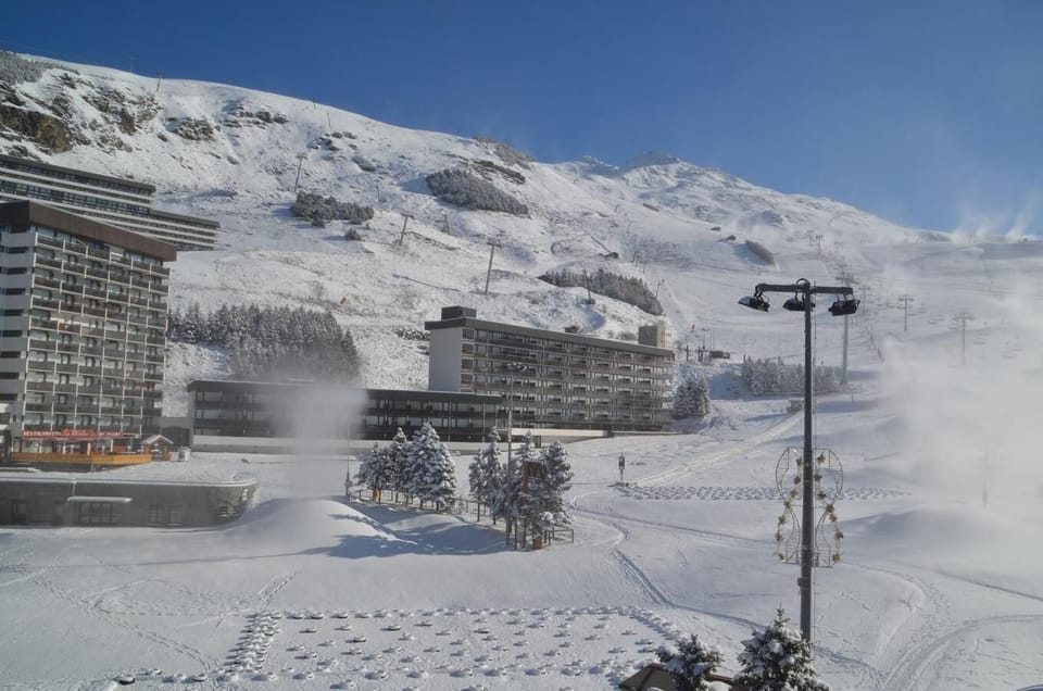 Snow and ski sports