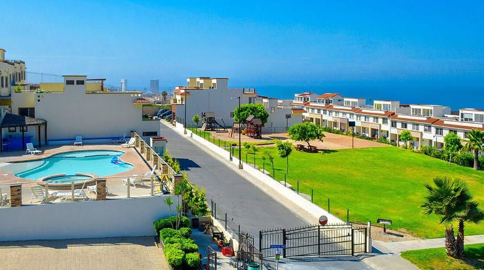 Pool and Park 
