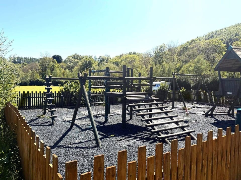Glamping Hut - Riverview 3 House in Wales
