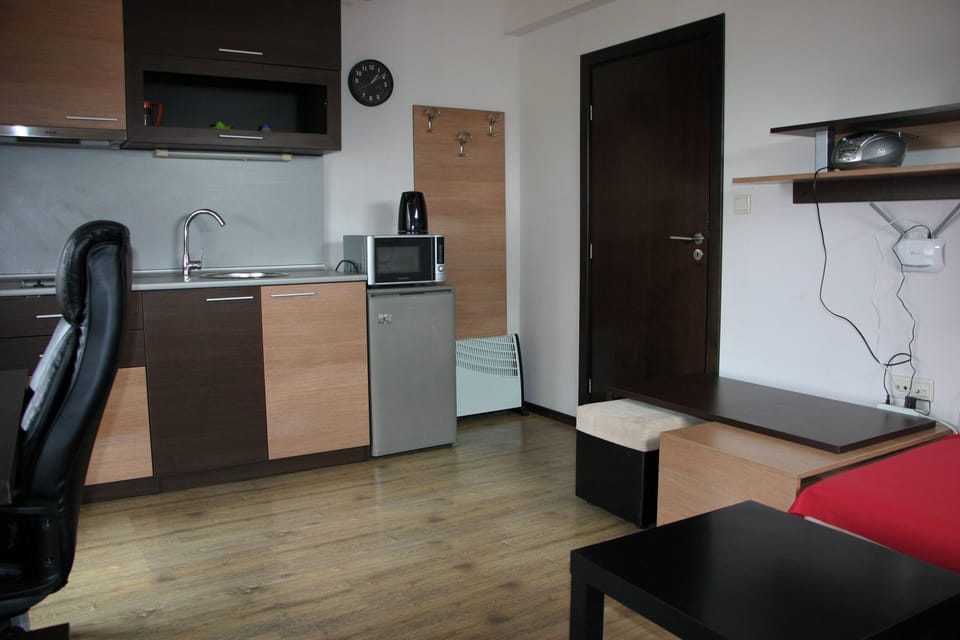 Fridge, microwave, stovetop, electric kettle