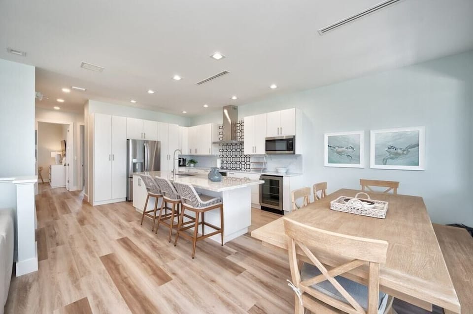 Kitchen/Dining area