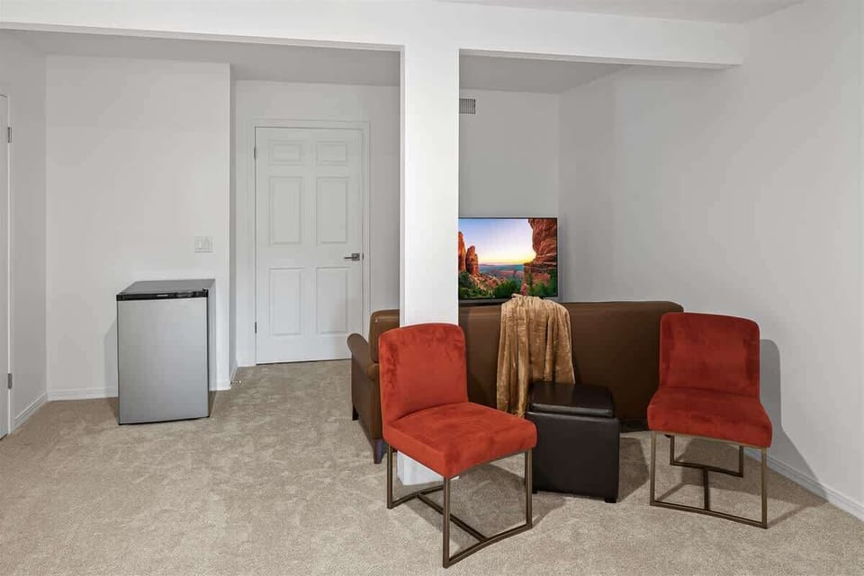 Lower level chill zone