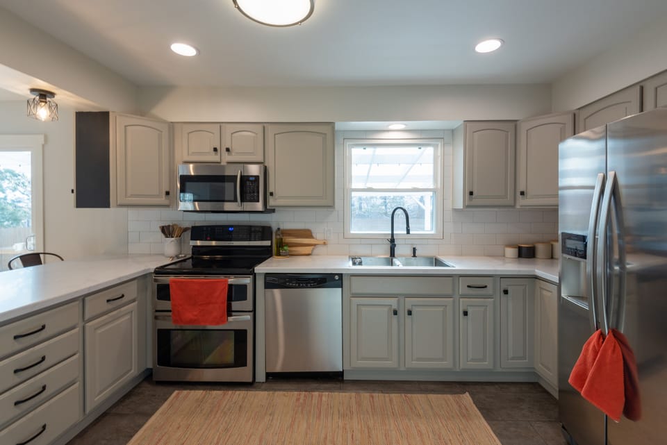 Fully-Stocked Kitchen with Full Sized Appliances