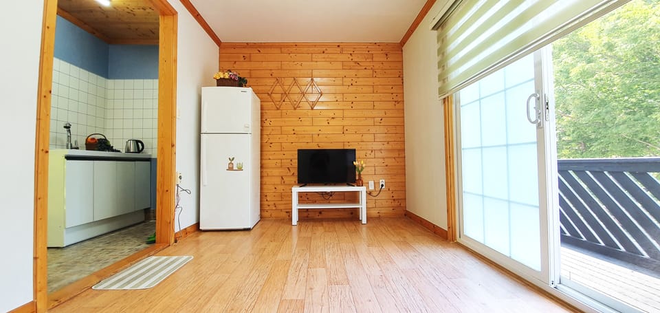 Standard Room | Free WiFi, bed sheets