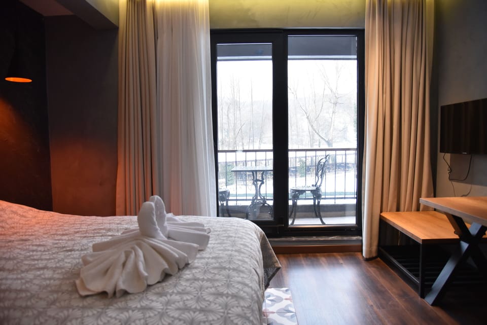 Standard Triple Room | In-room safe, blackout drapes, free WiFi, bed sheets