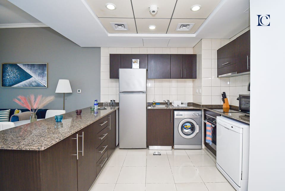 Apartment | Private kitchen | Full-size fridge, microwave, oven, stovetop