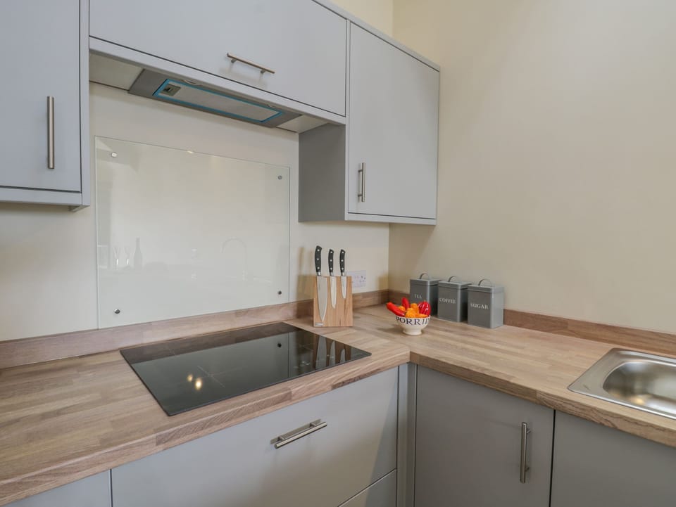 Cottage | Private kitchen | Fridge, microwave, dishwasher, electric kettle
