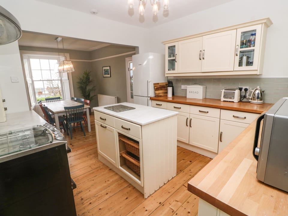 Cottage | Interior