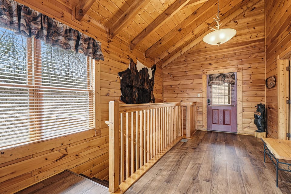 Entry level foyer