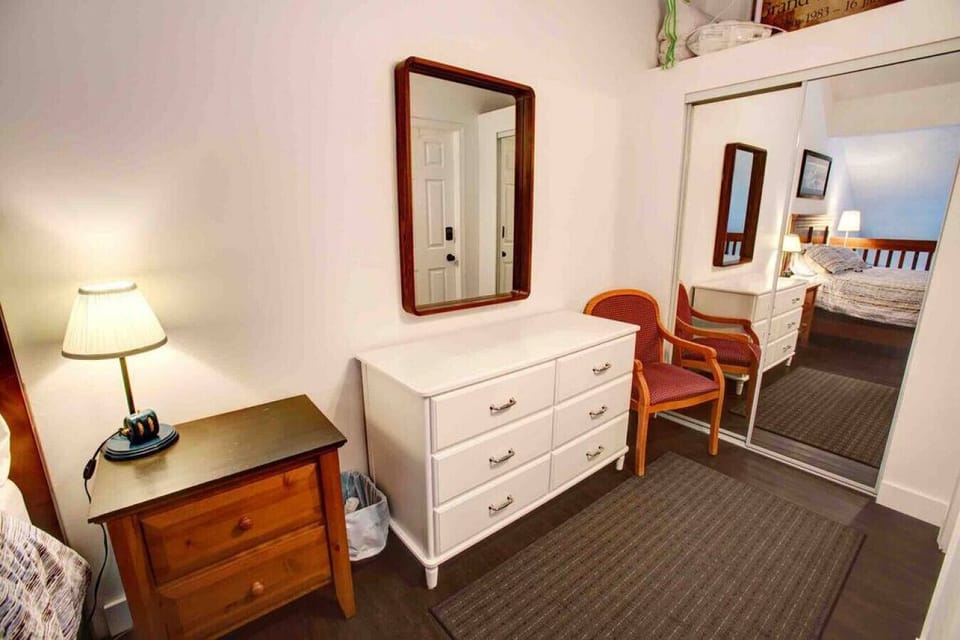 `This unit is the perfect cozy little home-away-from-home! It has a very well equipped kitchen with all the items we needed for cooking, including oil and spices for cooking! `  Kaitlyn Victoria, Canada