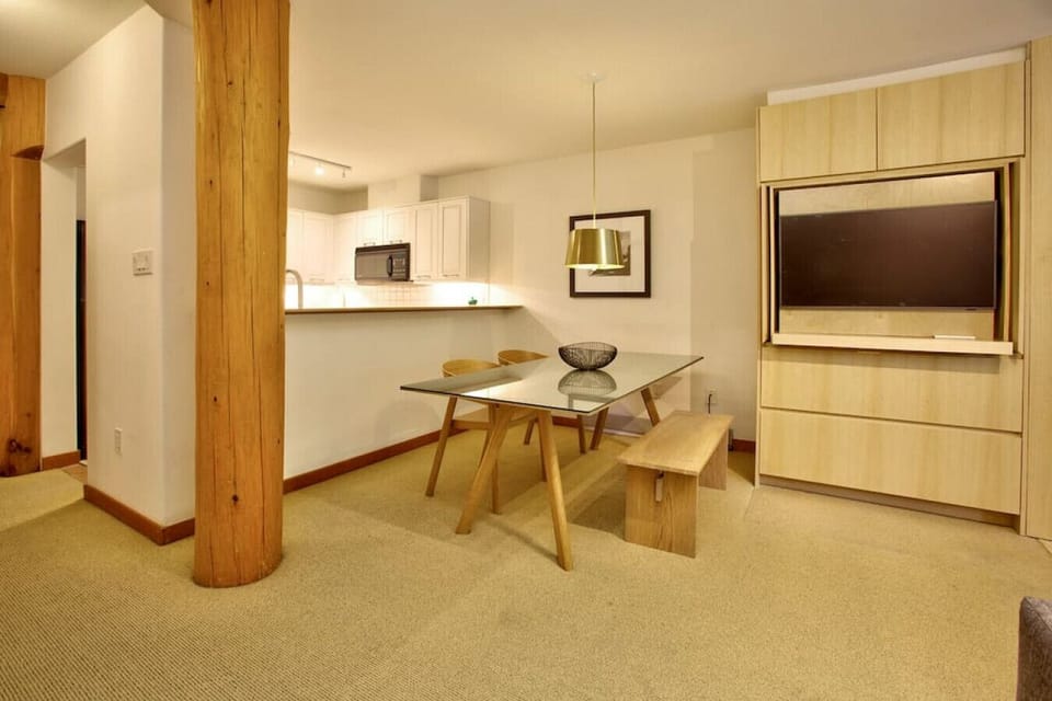 Dining Table to create family memories around!