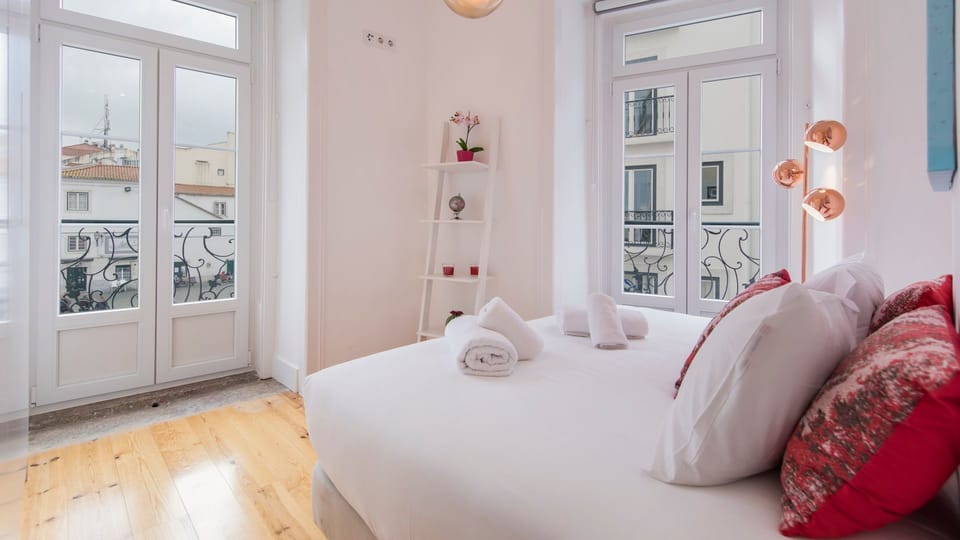 "Amazing place, superb location in Alfama district. Will recommend it to my friends who are visiting Lisbon and I also hope we come back one day."
