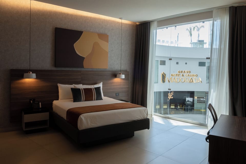 Deluxe Room | Desk, free WiFi, bed sheets