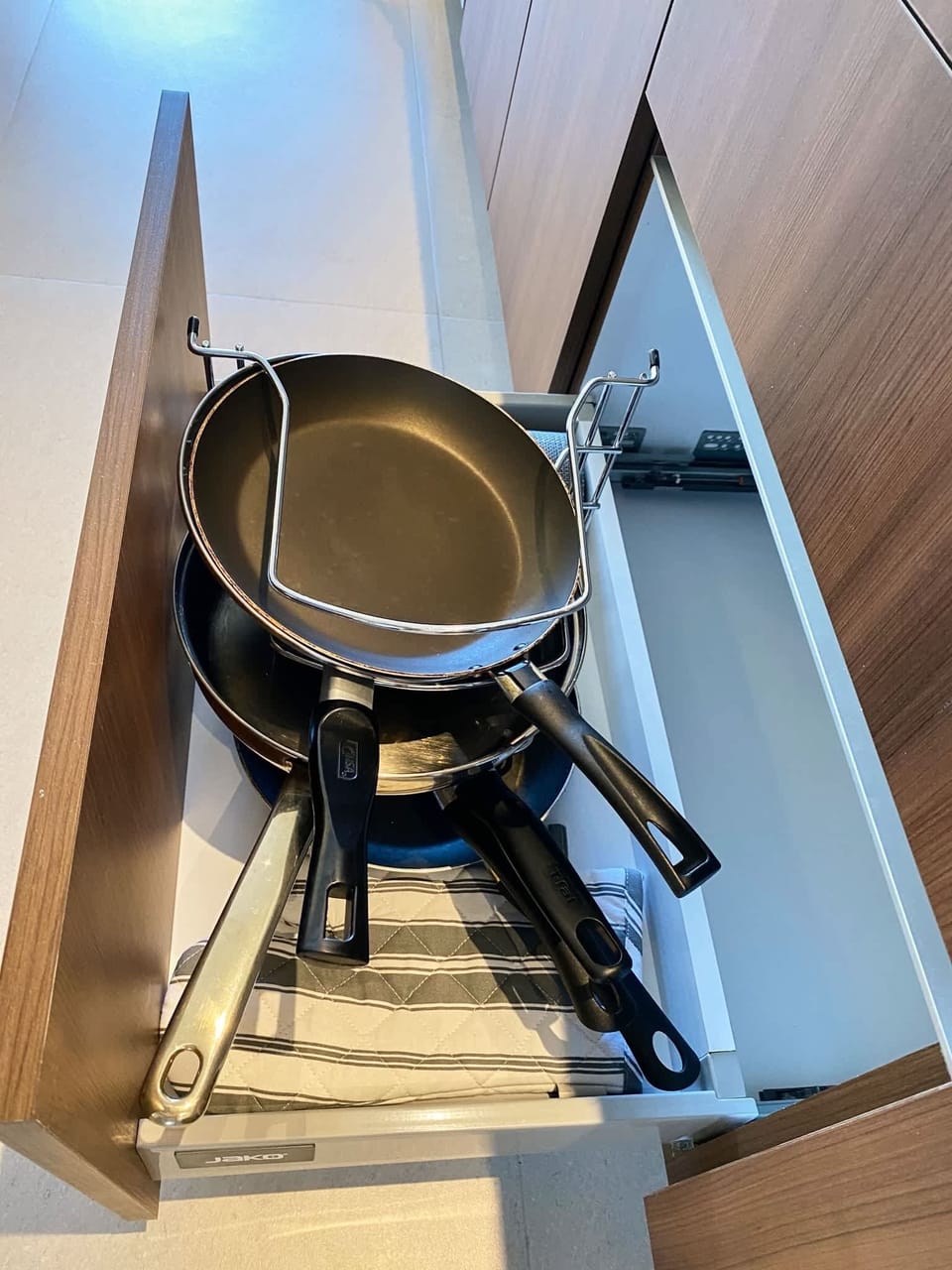 Kitchen & dining
